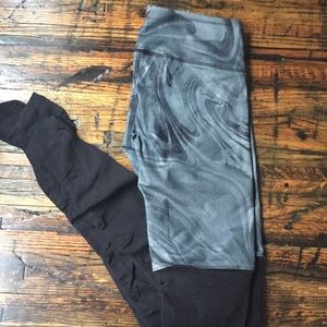 Black and Grey Alo Yoga Goddess Leggings